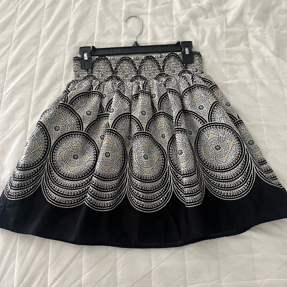 Circle Black and White Patterned Skirt - Picture 1 of 5
